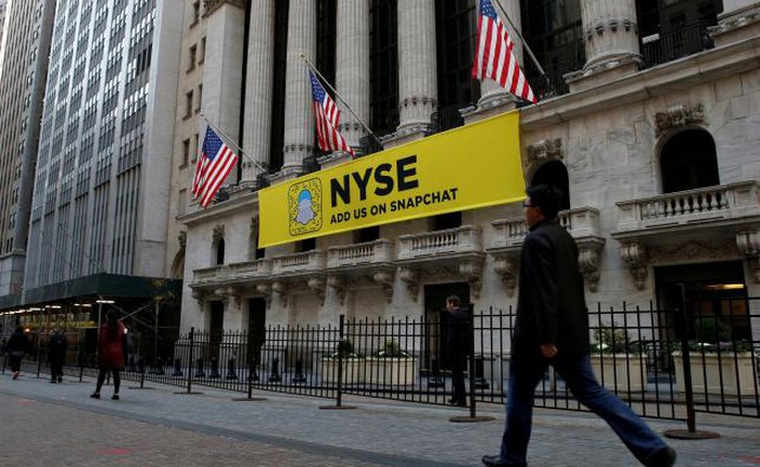 Các sàn chứng khoán Mỹ thuê trực thăng, phủ banner để tranh giành phiên IPO của Snapchat