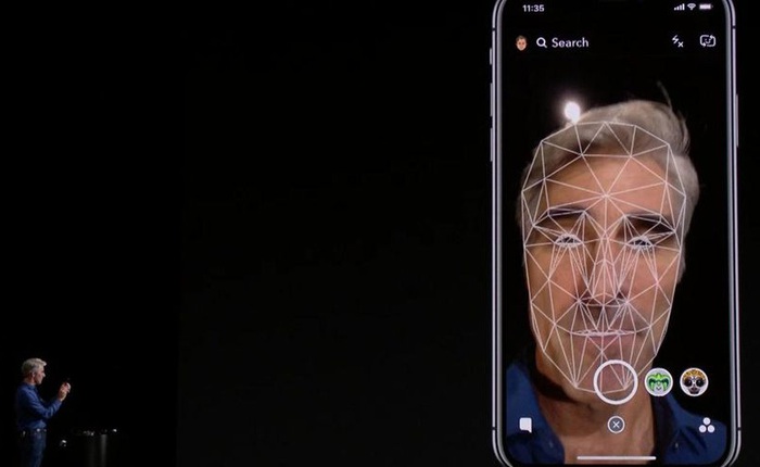 Phó Chủ tịch Apple trả lời tất tật về FaceID: cầm góc nào cũng mở được, đeo kính râm cũng mở được, Apple không giữ dữ liệu cá nhân