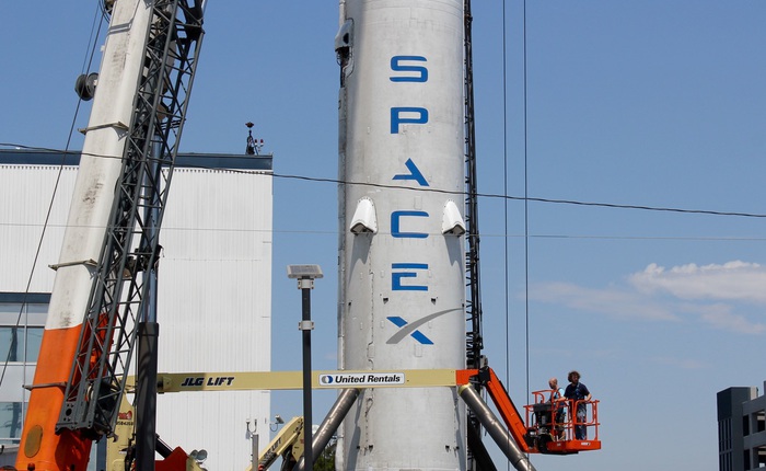 Tướng Không lực Hoa Kỳ: "Quả thật cực kì dốt" mới không bay bằng SpaceX