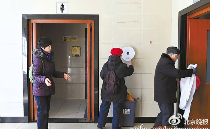 Trung Quốc đối mặt khủng hoảng "ăn cắp giấy vệ sinh", vừa mất hơn 1500 cuộn