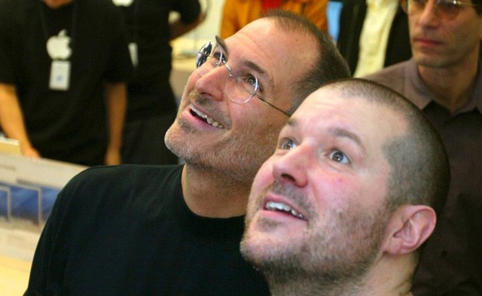 Jony Ive, chứ chẳng phải Tim Cook, hiện đang đảm nhiệm vị trí mà Steve Jobs từng nắm giữ tại Apple