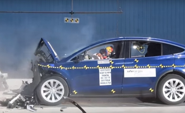 Xem video này để hiểu vì sao Tesla Model X đạt 5 sao trong bài kiểm tra độ an toàn