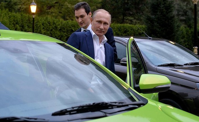Tổng thống Nga Putin muốn lái xe Tesla