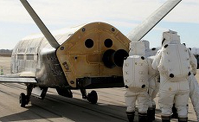 Tin đồn: Quân đội Mỹ đang thử nghiệm "động cơ phi vật lý" EM Drive trên máy bay không gian X-37B