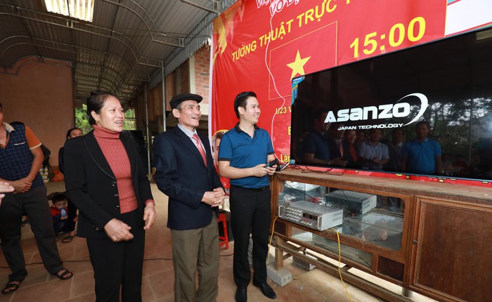 Asanzo - thương hiệu điện tử đến từ Việt Nam tặng TV cho gia đình thủ thành U23 Bùi Tiến Dũng cùng 174 hộ dân nghèo địa phương trước thềm chung kết