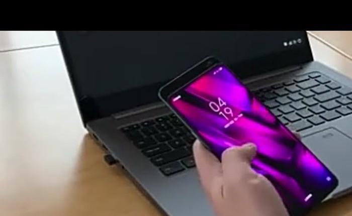 Video ngắn trình diễn khả năng "mở khóa bằng khuôn mặt" bằng camera thò thụt trên Xiaomi Mi Mix 3