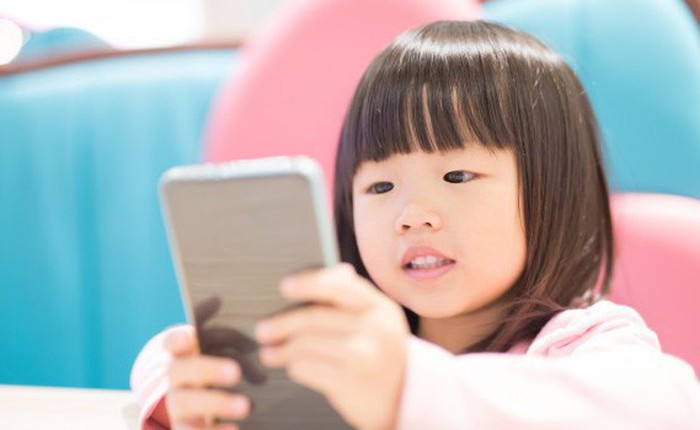 Ứng dụng video Trung Quốc làm mờ hình ảnh để ngăn bạn cắm đầu vào điện thoại