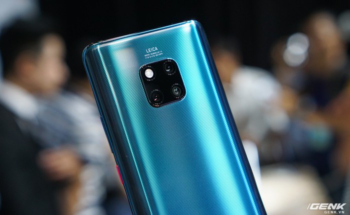 Đặt mua Huawei Mate 20 Pro được quà tặng lên đến 10 triệu đồng, nhưng có thực là giá 10 triệu?
