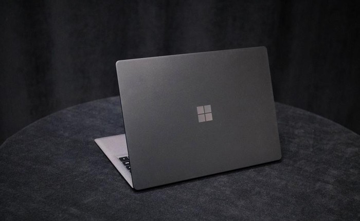 Reviewer này khẳng định Surface Laptop 2 là laptop tốt nhất năm 2018, dù 10 năm qua ông luôn khuyên nên mua MacBook