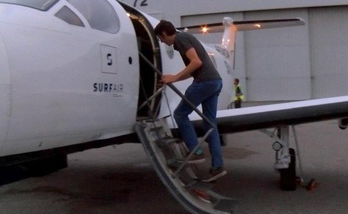 Người đàn ông bắt máy bay vượt 1.200 km đi làm mỗi ngày