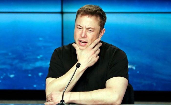Chuyện gì xảy ra khi Elon Musk quyết định tặng thẻ tín dụng cho bất kì ai muốn có?