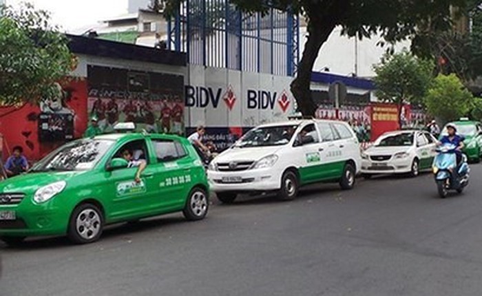 Taxi Hà Nội sẽ có “màu áo” riêng, taxi “dù” hết đường sống?