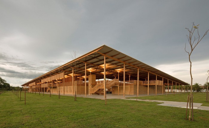 Ngôi trường làm từ gỗ và gạch bùn trong rừng nhiệt đới Brazil giành giải kiến trúc xuất sắc nhất thế giới 2018