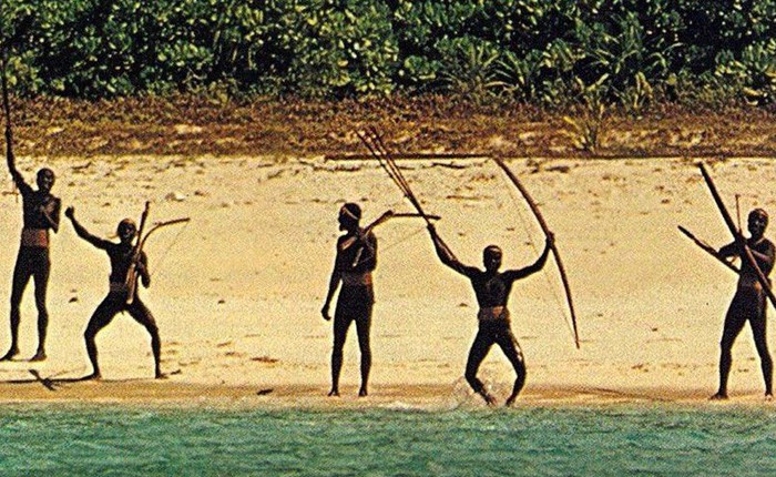 Đánh giá nơi sinh sống của bộ tộc đồ đá hung hãn 5 sao trên Google và khuyến khích mọi người đến du lịch: Trò đùa ác ý đáng lên án của cư dân mạng