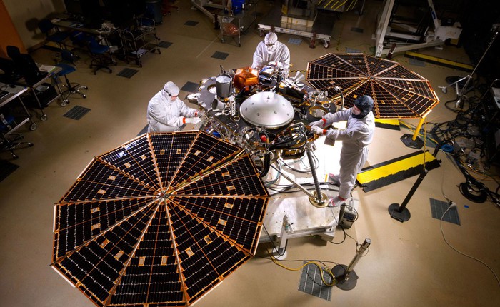 Tại sao NASA lại đưa InSight - một cái máy khoan trị giá 850 triệu USD lên Sao Hỏa?