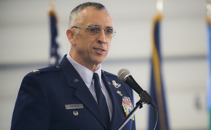 Lợi dụng chức danh lấy tiêm kích F-16 đi gặp nhân tình, đại tá Mỹ buộc phải thôi việc