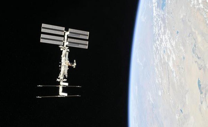 Những hình ảnh ấn tượng về trạm vũ trụ ISS nhìn từ bên ngoài sau hơn 20 năm được phóng lên không gian