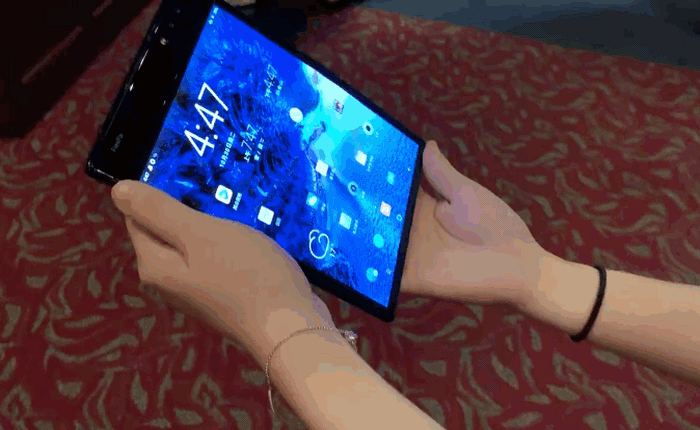 The Verge: Smartphone Royole FlexPai trông thì xấu xấu nhưng màn hình gập của nó ít ra cũng hoạt động y như quảng cáo