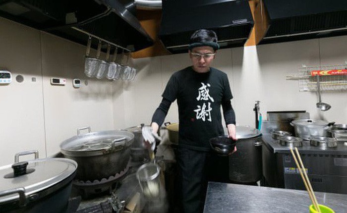 Chuyện 'đi lên từ số âm' của một trùm xã hội đen Nhật Bản hoàn lương trở thành ông chủ quán mì udon