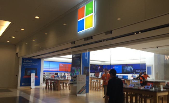 Bước vào Microsoft Store lấy cắp Surface rồi đi ra như chỗ không người, 3 tên trộm kiếm được hơn 1 tỷ đồng nhưng bị bắt vì dám quay lại để ăn trộm tiếp