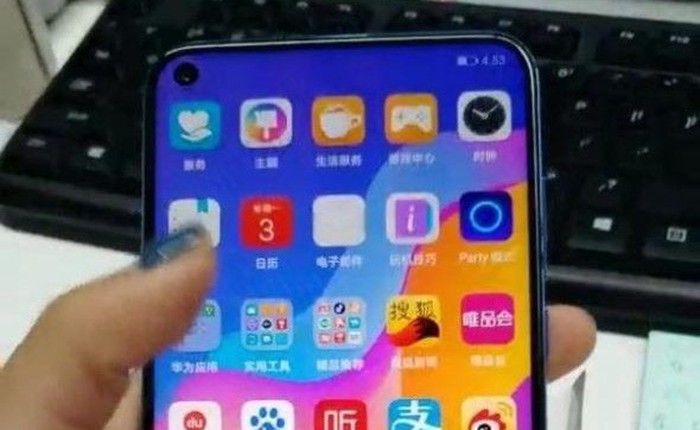 Huawei Nova 4 tiếp tục lộ ảnh thật, đục lỗ góc trên bên trái màn hình cho camera trước, 3 camera sau