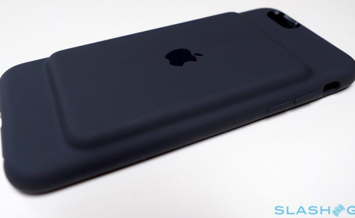 Ốp lưng "thằng gù" Smart Battery Case của Apple đang quay trở lại