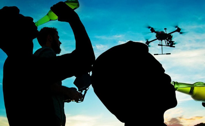 Dân "chơi" drone hãy cẩn thận: Vừa say xỉn vừa điều khiển drone có thể bị phạt 1.000 USD và đi tù 6 tháng