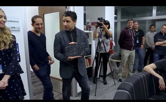 Nhân dịp Surface Pro tròn 5 tuổi, phó giám đốc Microsoft Panos Panay chia sẻ về hành trình của một thiết bị mang tính cách mạng