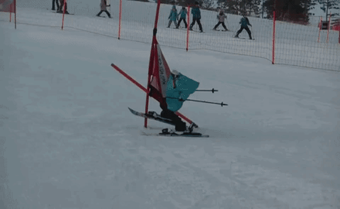 Xem này, robot đã "xâm chiếm" Thế vận hội Mùa đông để rồi bị ngã sấp mặt khi thi trượt tuyết