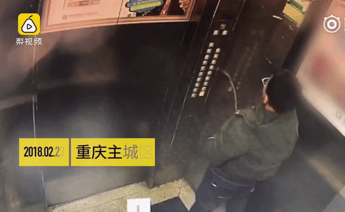 Cậu bé Trung Quốc bị kẹt trong thang máy vì tiểu bậy lên bảng điều khiển