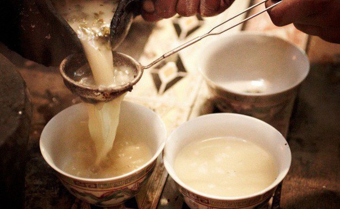 Trà bơ - thức uống phải đi gần 4.000 km mới đến nơi, giúp người Tây Tạng tồn tại hàng ngàn năm giữa cao nguyên lạnh giá