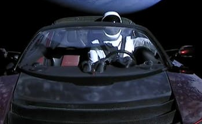 Hành trình của "Starman" - kẻ du hành đơn độc giữa vũ trụ, đem theo giấc mơ điên rồ của Elon Musk