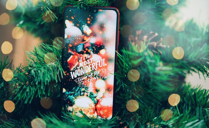 Bộ bí kíp lựa smartphone làm quà tặng bạn gái dịp Giáng Sinh chắc chắn khiến nàng "đổ rụp"