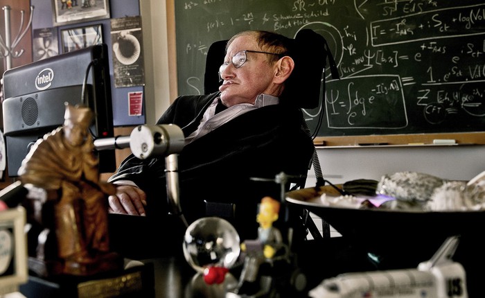Stephen Hawking, ngôi sao sáng của Vật lý Vũ trụ và thiên văn đương đại, đã qua đời ở tuổi 76