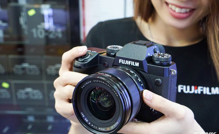 Trên tay máy ảnh đầu bảng X-H1 mới ra mắt của Fujifilm: dáng vẻ vẫn rất gọn gàng, nhiều cải tiến hơn hẳn dòng X-T, giá gần 47 triệu đồng