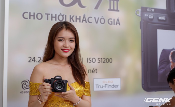 Máy ảnh Sony A7 III chính thức ra mắt tại Việt Nam: cảm biến Full-frame 24MP, lấy nét cực nhanh, dung lượng pin gấp 2,2 lần, giá bán gần 49 triệu đồng