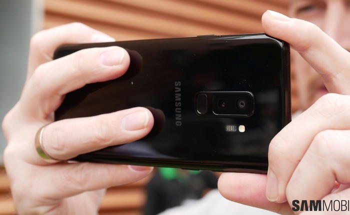 Cùng xem video quay cận cảnh khả năng thay đổi khẩu độ trên camera của Galaxy S9 và Galaxy S9+