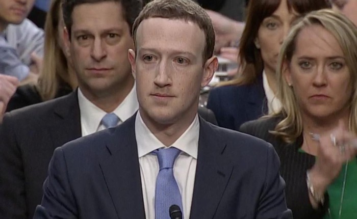 Mark Zuckerberg cho rằng người dùng thường bỏ qua chính sách quy định của hãng nên mới không hiểu Facebook lấy dữ liệu như thế nào