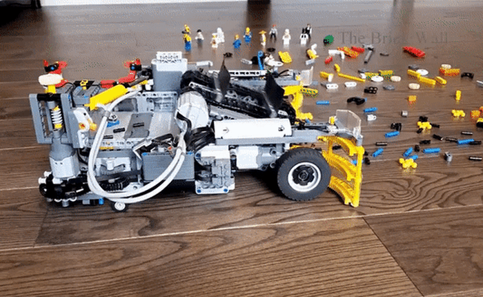 Nếu bạn sợ dẫm phải LEGO thì đây là robot chuyên dọn LEGO làm từ LEGO