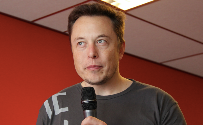 Elon Musk tuyên bố con người bị đánh giá thấp, Tesla sai lầm khi quá tin tưởng vào máy móc