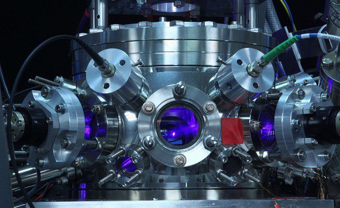 Không phải đồng hồ nguyên tử, đồng hồ hạt nhân mới là công cụ đo đạc thời gian chính xác nhất của tương lai