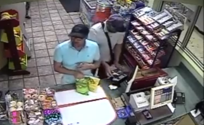 Video từ cảnh sát Mỹ: Kẻ xấu chỉ mất 3 giây để cài đặt thiết bị ăn cắp thông tin thẻ ngân hàng