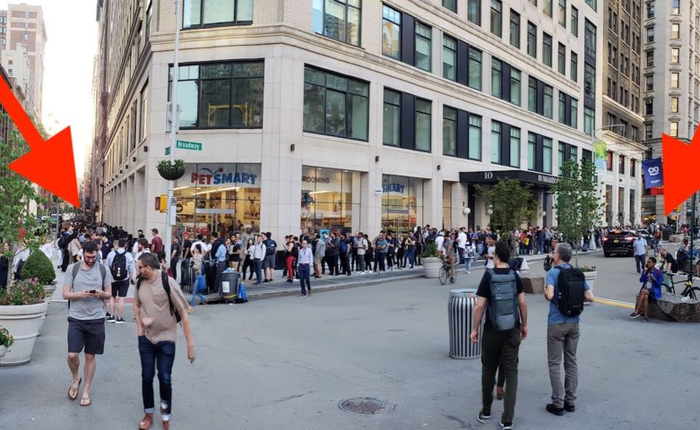 Người dân New York xếp hàng dài trên phố để chờ mua OnePlus 6
