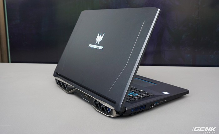 Ảnh thực tế laptop chiến game Helios 500 vừa ra mắt của Acer: trang bị hàng khủng Core i9, card GTX 1070 ép xung, màn hình 144Hz