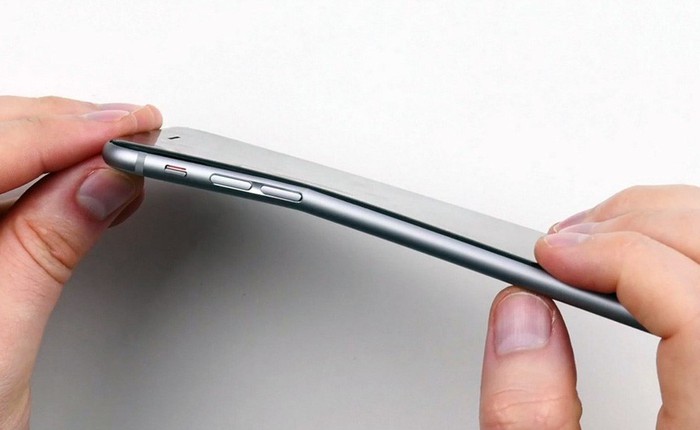 Apple biết iPhone 6 dễ bị bẻ cong nhưng mặc kệ