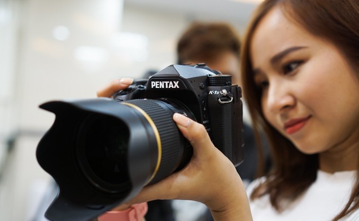 Ảnh thực tế máy ảnh Pentax K-1 II tại Việt Nam: ngoại hình không thay đổi, hiệu năng nâng cấp