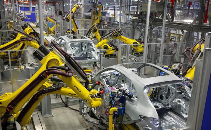 Đây mới là cách mạng 4.0: Tại nhà máy 30.000 robot cùng hoạt động, cứ 50 giây lắp xong 1 xe ô tô