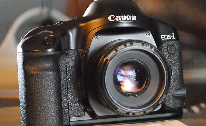Canon ngừng kinh doanh máy ảnh sử dụng phim