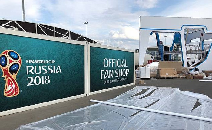 Cách giờ khai mạc chỉ một ngày, sân vận động World Cup của Nga vẫn chưa xây xong