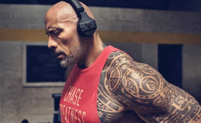 Ngôi sao điện ảnh The Rock ra mắt tai nghe không dây, thiết kế chuyên cho dân tập gym với giá 249 USD